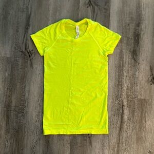 Lululemon Switfly Tech Short Sleeve Shirt 2.0 — Hip Length